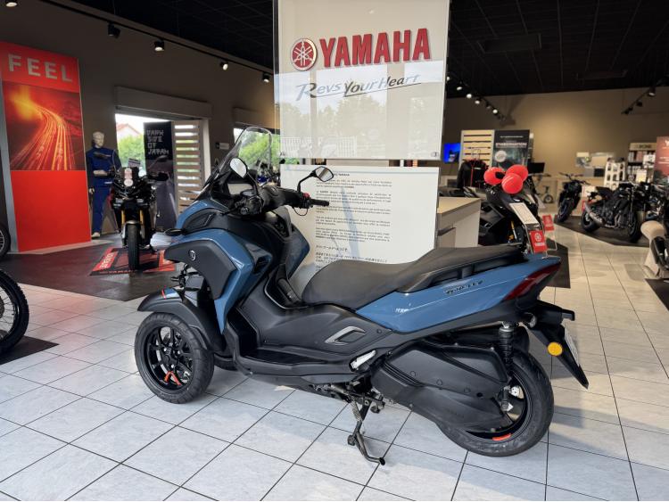 YAMAHA TRICITY 300